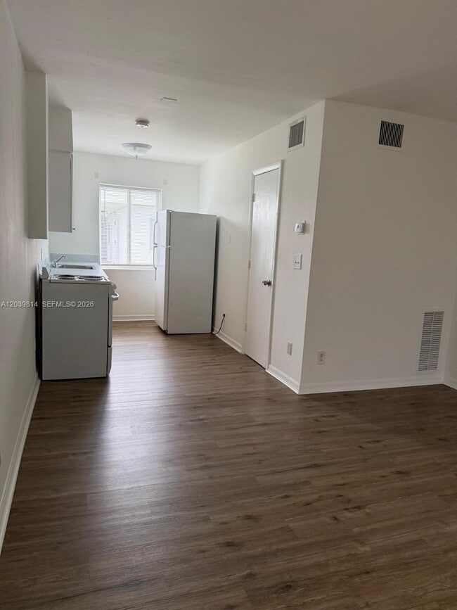 Building Photo - 660 NE 88th Terrace