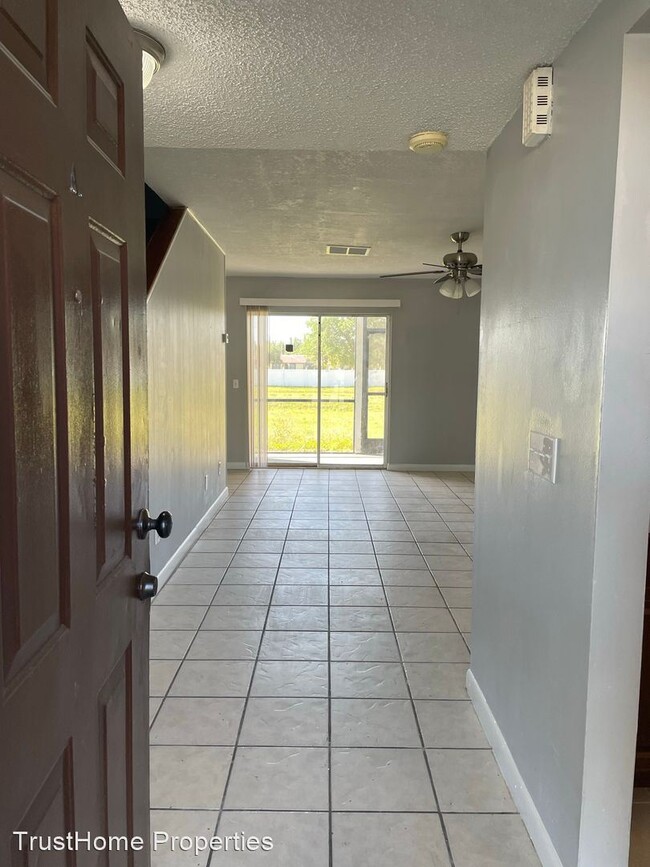 Building Photo - 2 br, 2.5 bath House - 622 Royalty Court U...