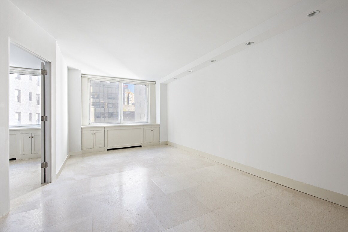 Foto principal - 212 E 47th St