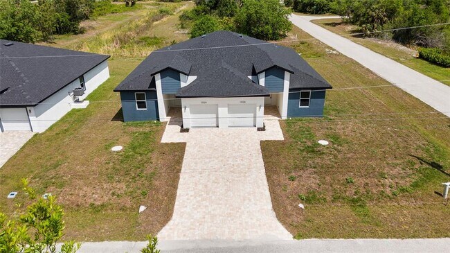 Foto del edificio - 10026 Cocoa Beach St