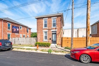 Building Photo - 622 W State St
