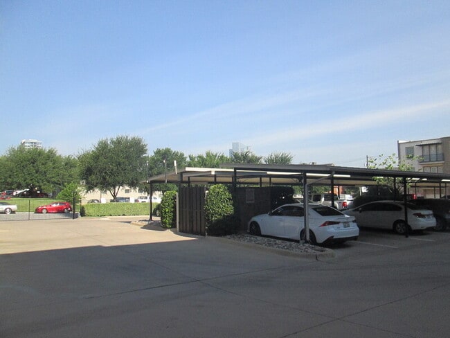 Building Photo - 950 Henderson St