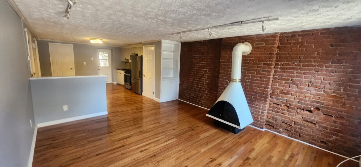 Primary Photo - 46 Warren St