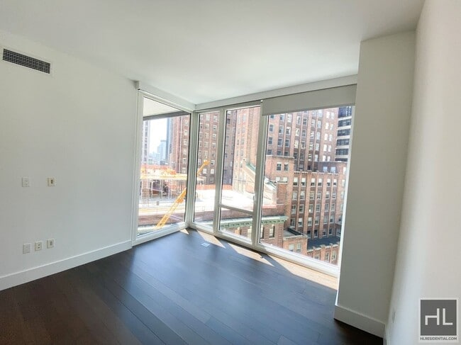 Building Photo - East 44th Street