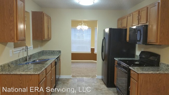 Building Photo - 1682 Village Place Cir NE