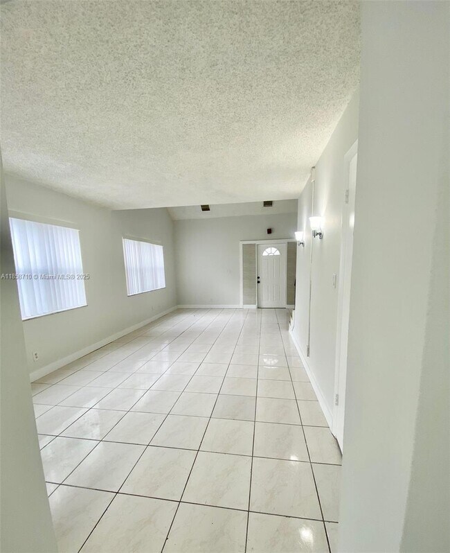 Foto del edificio - 3200 Coral Springs Dr