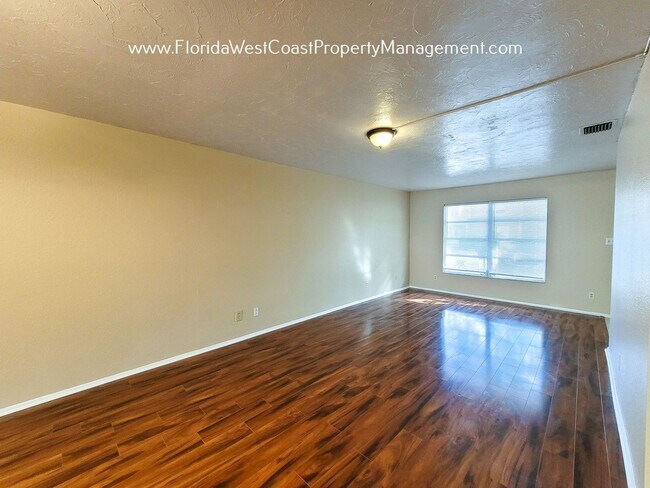 Foto del edificio - 3 BED/ 2.5 BATH CONDO-TOWNHOME- Fairway Oa...