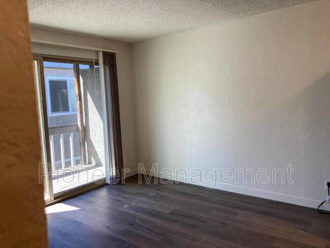 Foto del edificio - 1424 E 18th Ave
