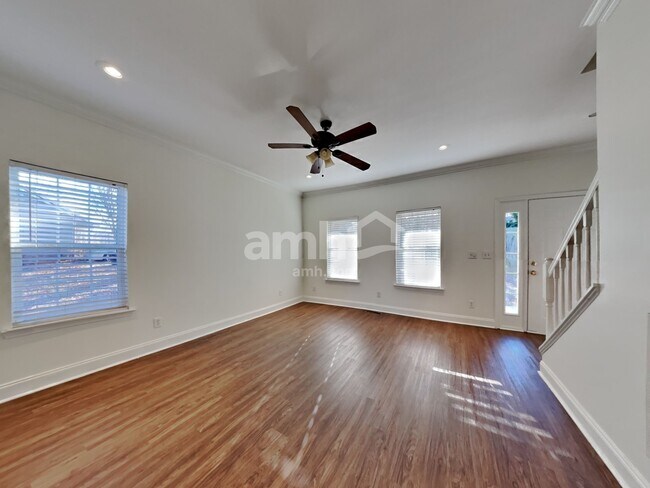 Foto del edificio - 118 Spring Lake Drive