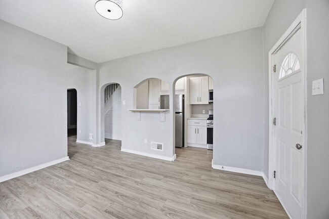 Photo - 827 Hinnerman Street House