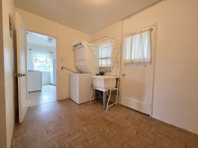 Foto del edificio - Charming 1-Bedroom Retreat! MOVE IN SPECIAL!!