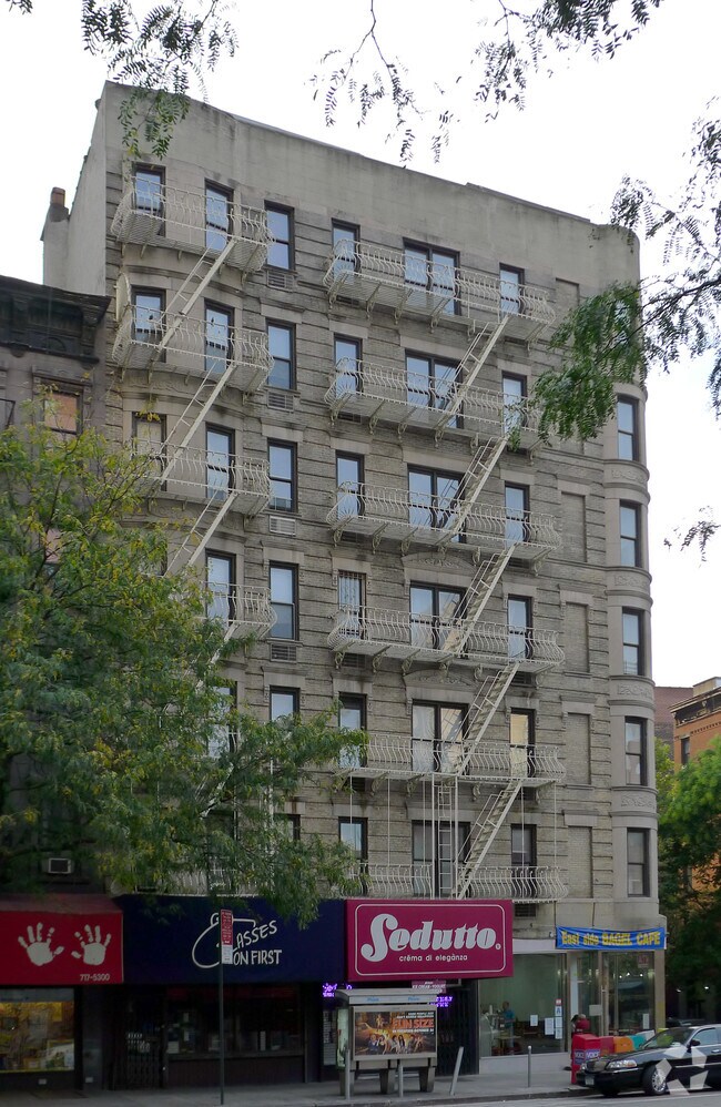 Foto del edificio - 1496-1498 1st Ave