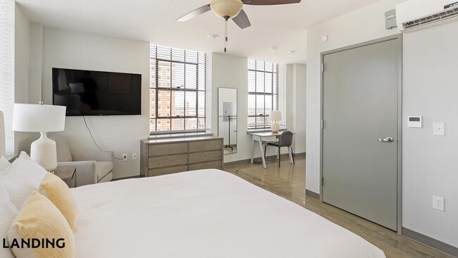 Building Photo - 2308 4th Ave N