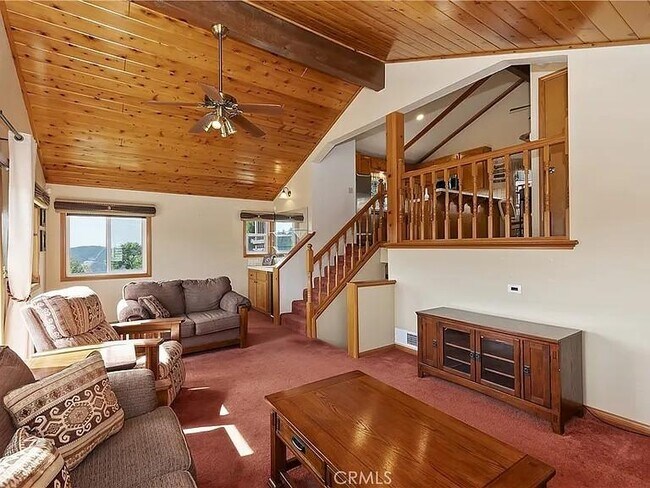 Building Photo - 262 Delle Dr