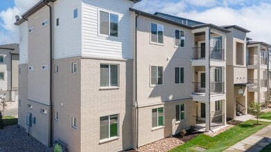 Building Photo - 1093 3980 W
