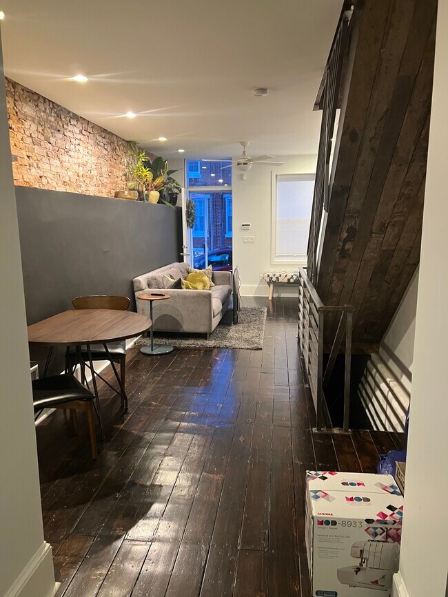 Foto del edificio - 2340 E Boston St