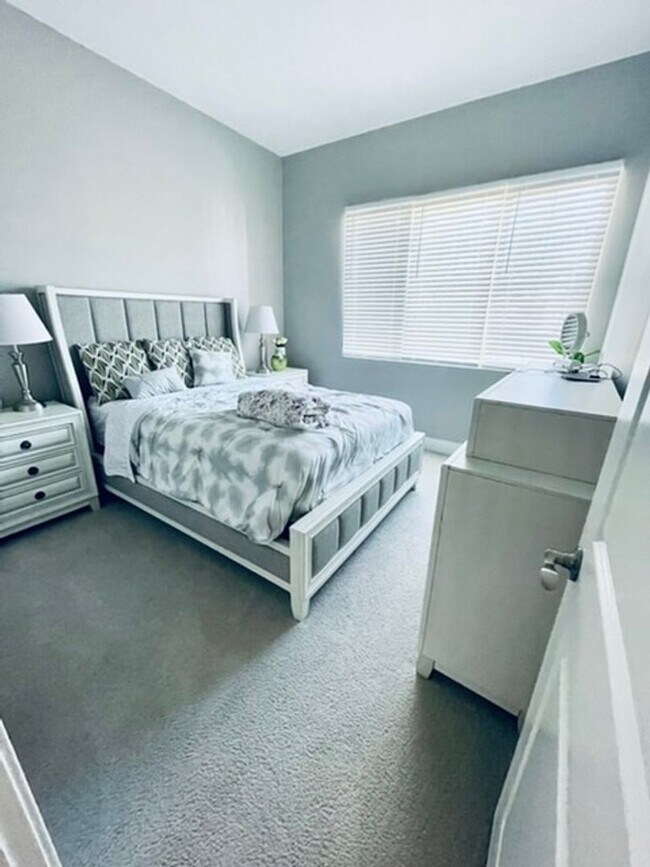 Foto del edificio - Absolutely beautiful single story home in a “Lake Las Vegas” GATED COMMUNITY!!!