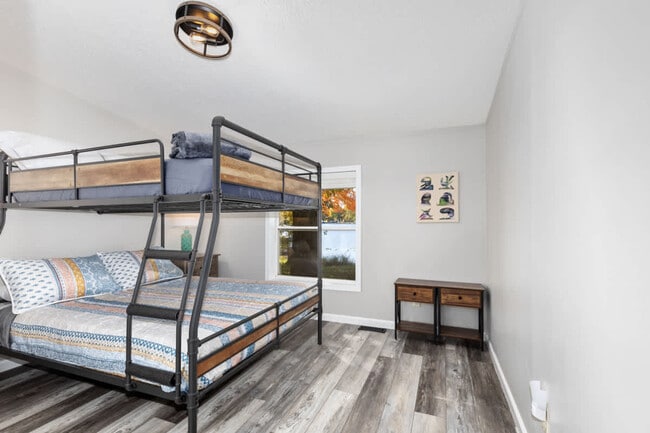 Building Photo - 46147 Abernathy Dr