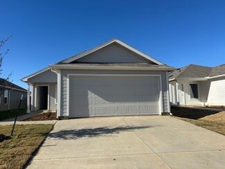 Building Photo - 4021 Equestrian Dr