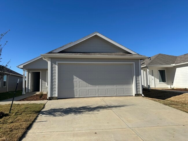 Building Photo - 4021 Equestrian Dr