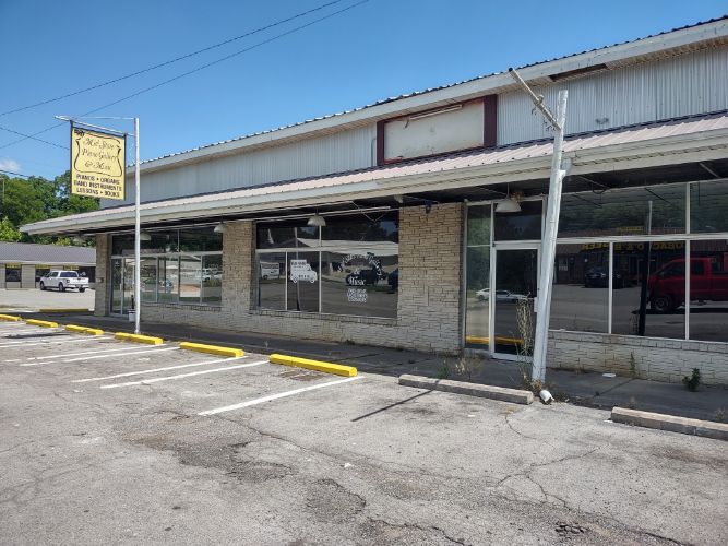 Building Photo - 315 S Anderson St