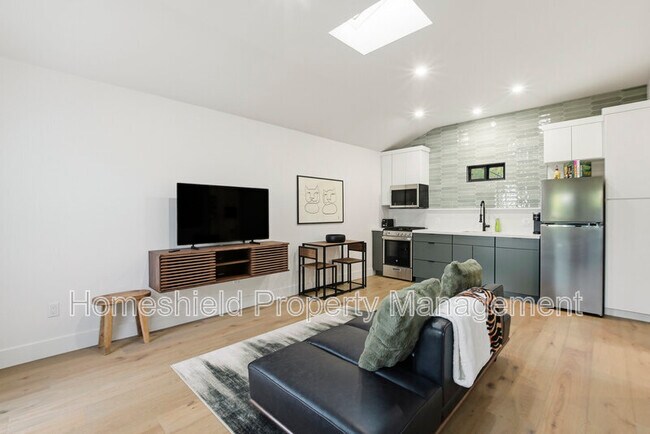 Foto del edificio - 3704 Wilcox St