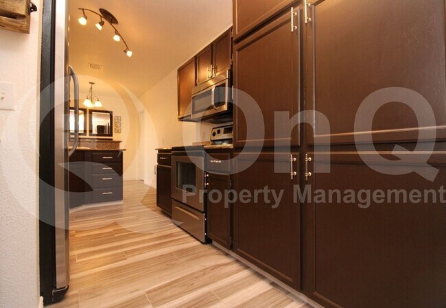 Building Photo - 3210 E Calle De La Punta