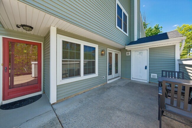 Foto del edificio - 212 Westchester Ct