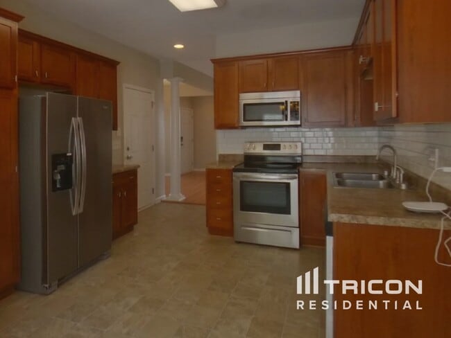 Foto del edificio - 748 Overton Ridge Way
