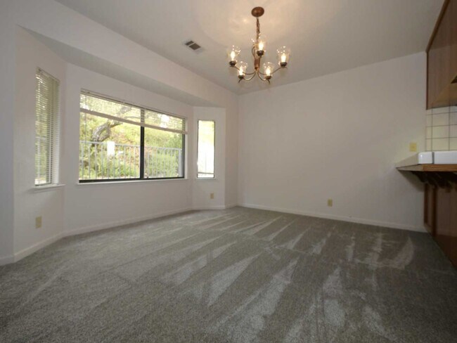 Foto del edificio - 110 Detert Ln