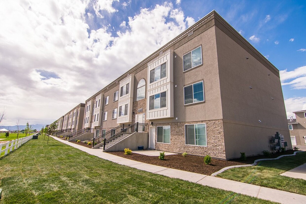 Foto principal - Gorgeous 2-Bed, 1-Bath Condos in Easton Pa...