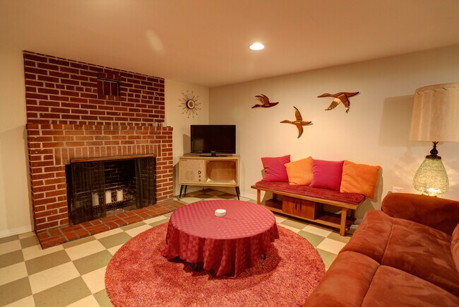 Foto del edificio - 5324 NE Rodney Ave