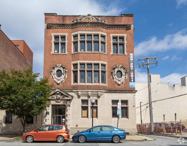 Foto del edificio - The Calvert School Apartments