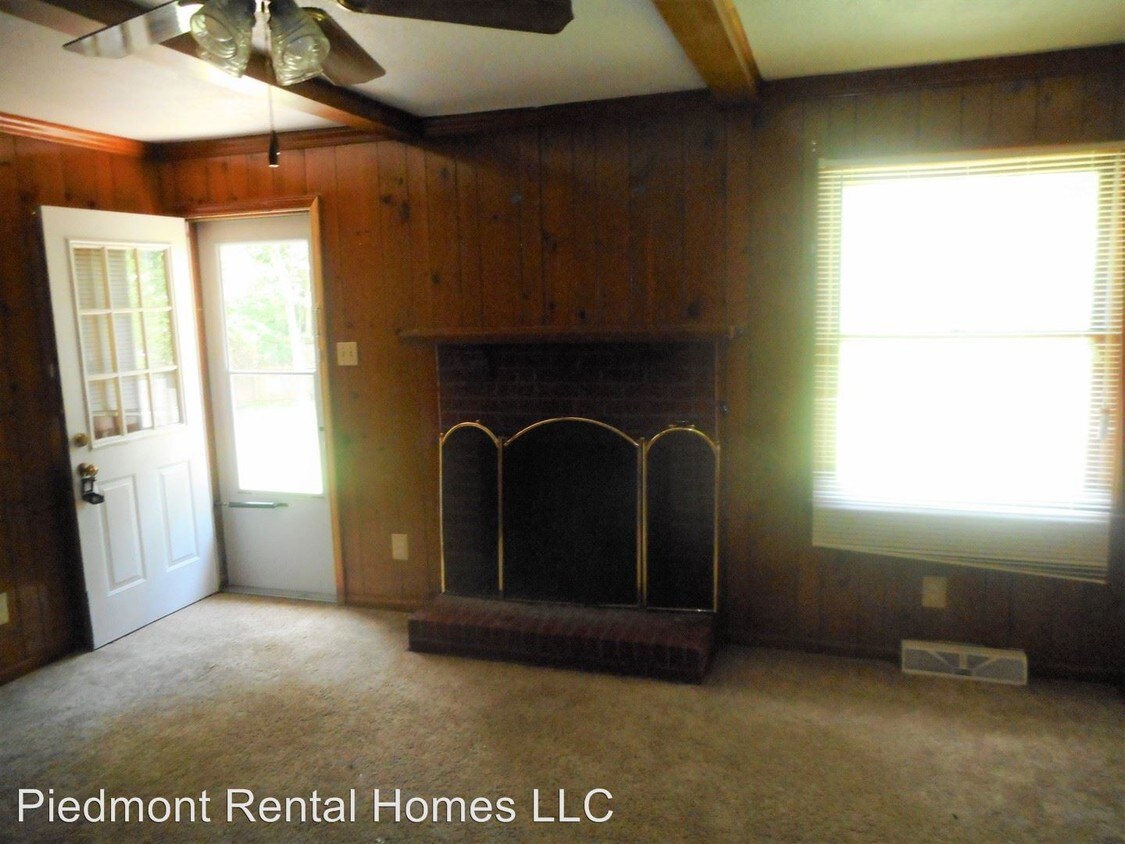 Building Photo - 3 br, 2 bath House - 2604 Dumfries Rd