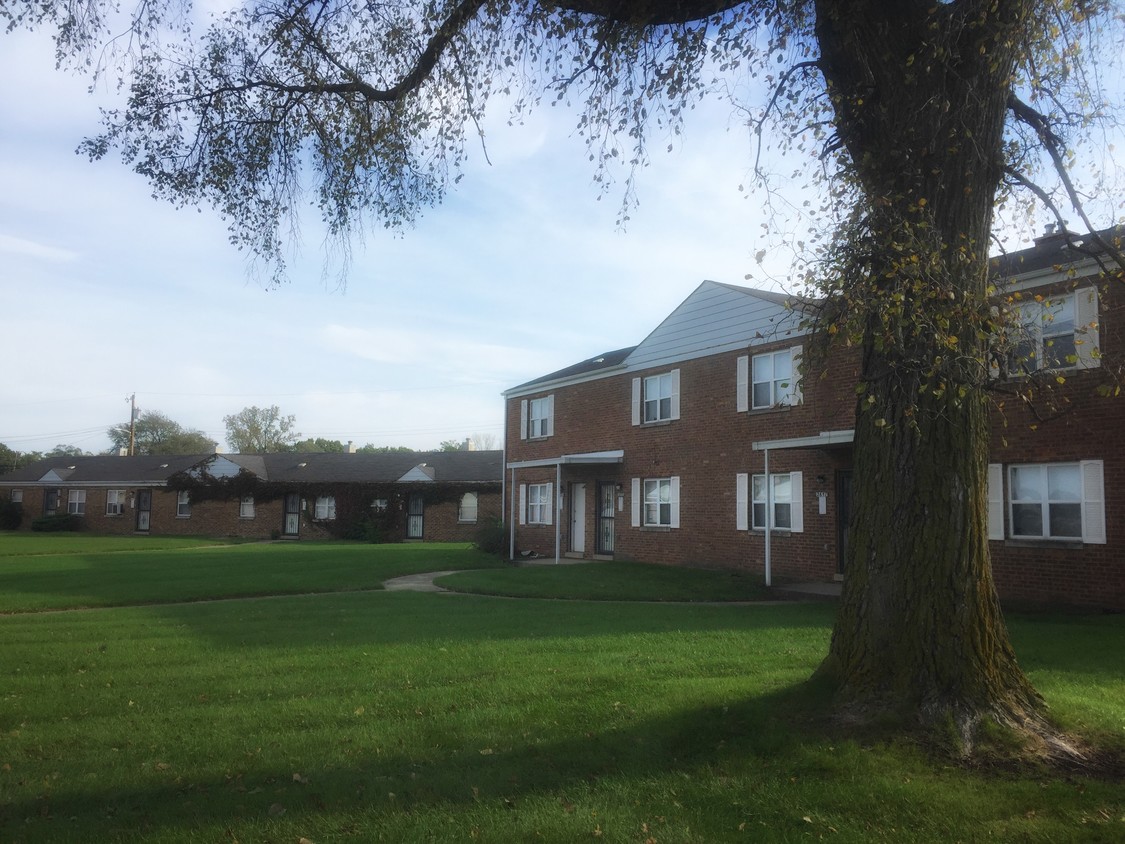 Primary Photo - Westbrook Apartments