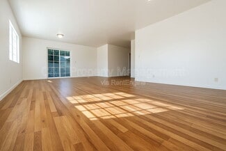 Building Photo - 15 Dolores Ave