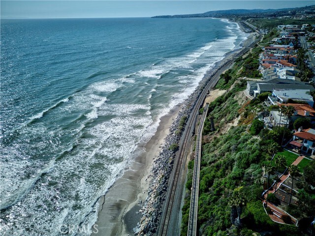 Foto del edificio - 231 W Escalones