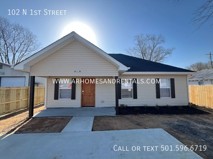 Foto principal - 102 N 1st St