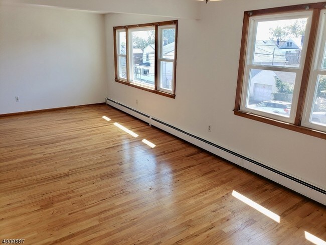 Building Photo - 380 Ridgeley St