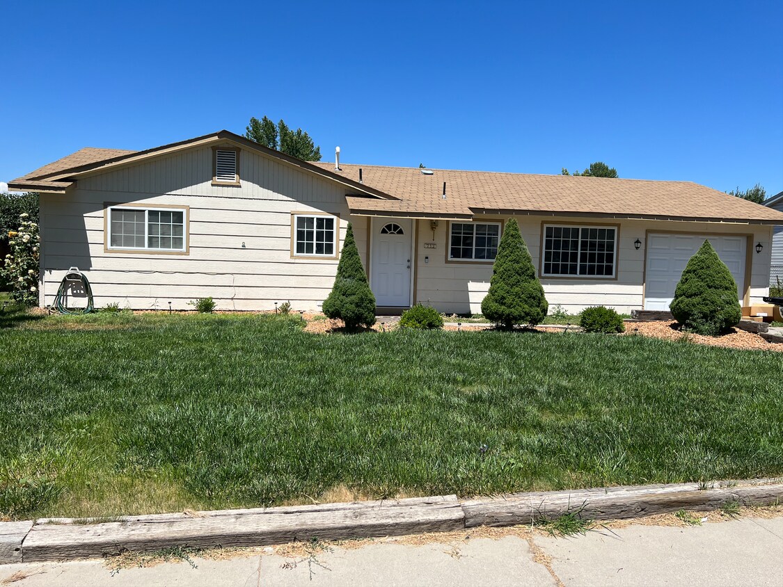 Foto principal - 712 18th Ave E