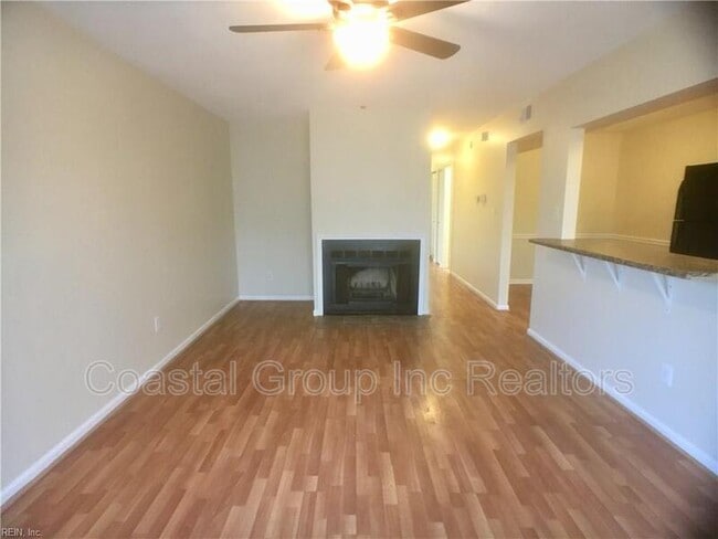 Photo - 715 Wolftrap Ln House