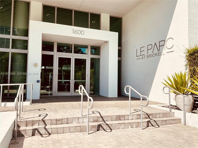 Foto del edificio - 1600 SW 1st Ave