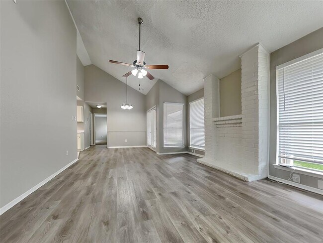 Building Photo - 23318 Pebworth Pl
