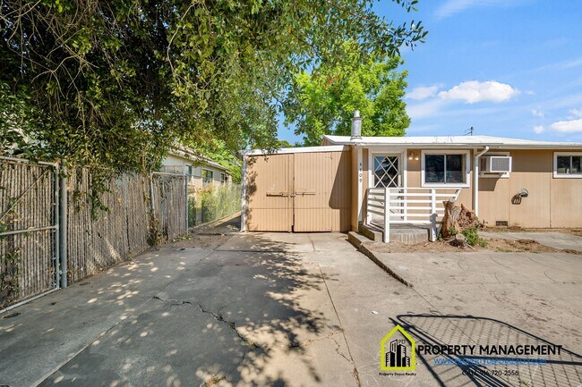 Foto del edificio - For Rent: Updated 3 Bedroom Home – $2,500/mo