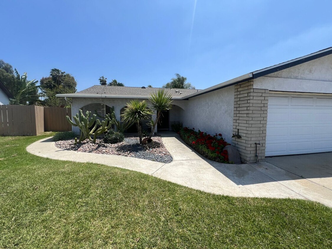 Primary Photo - Spacious 4 bed 2 Bath in Lemon Grove SD