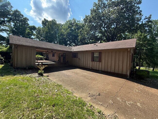 Foto del edificio - 102 Hickory Hill Dr