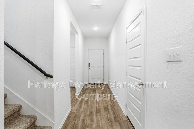 Foto del edificio - 13250 Hagerd Lp