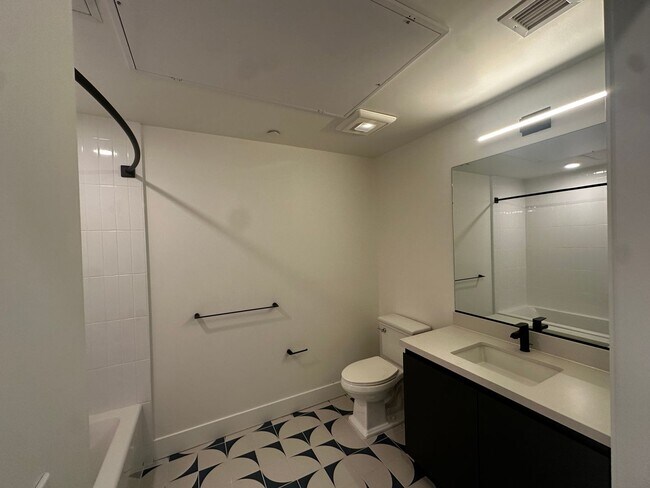 Building Photo - Welcome to Bradley 43