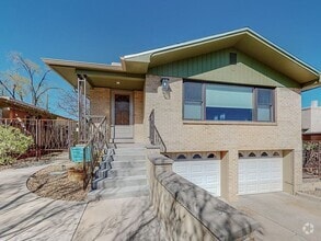 Building Photo - 209 Hermosa Dr SE