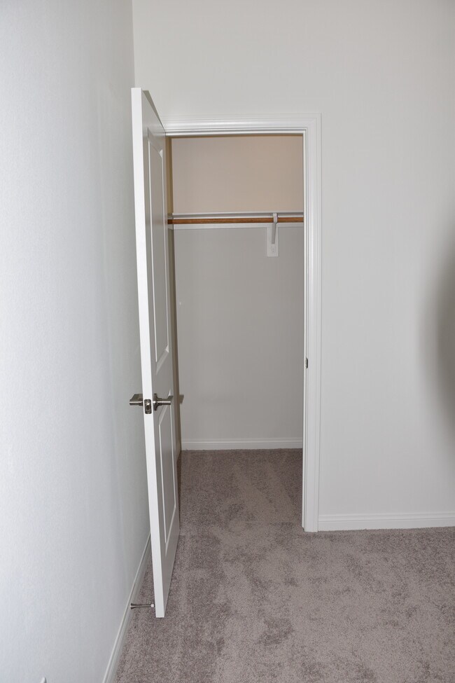 Building Photo - 25129 Sand Wedge Dr